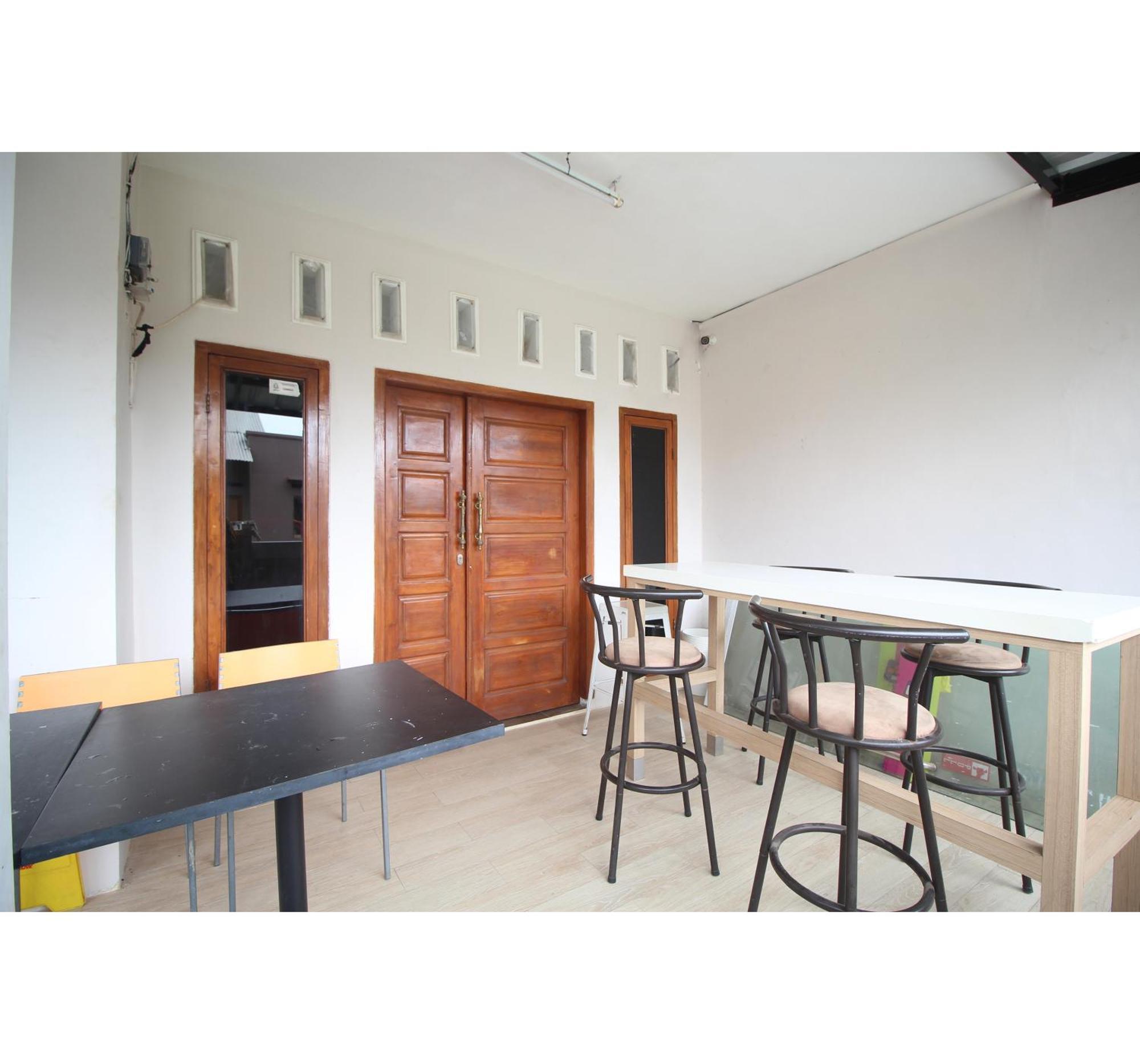 Oyo Life 2273 Pratama Homestay Bandar Lampung Exterior photo
